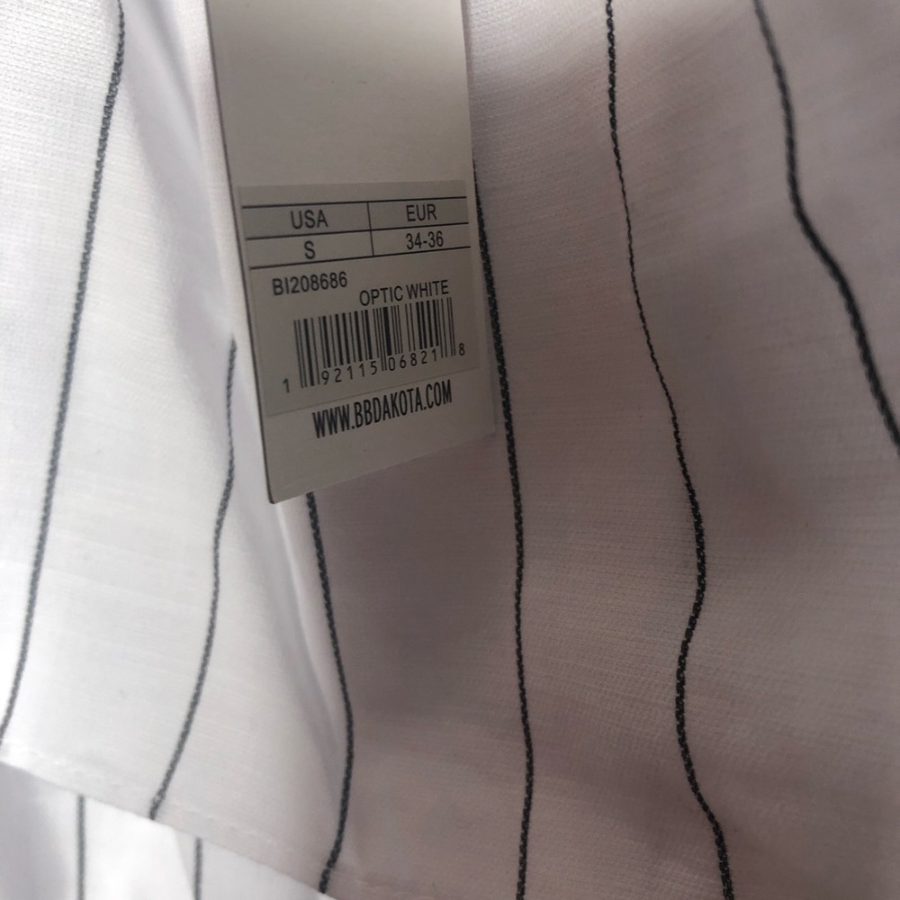 BB Dakota Off Shoulder Ruffle PinStripe Midi Dress - Picture 4 of 6